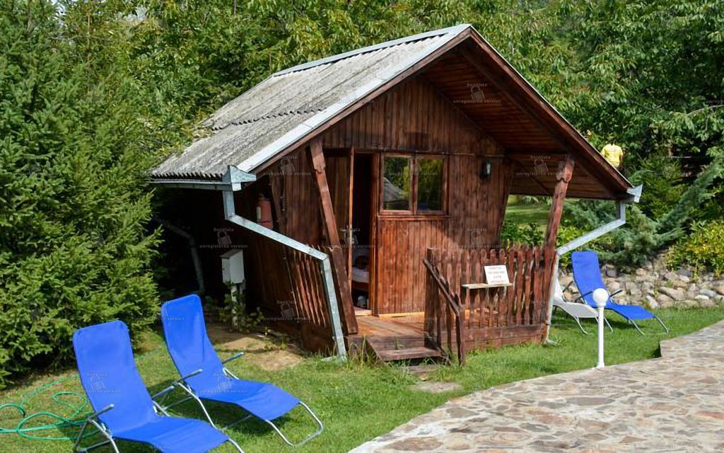 Camping Robinson Country Club Oradea Bagian luar foto