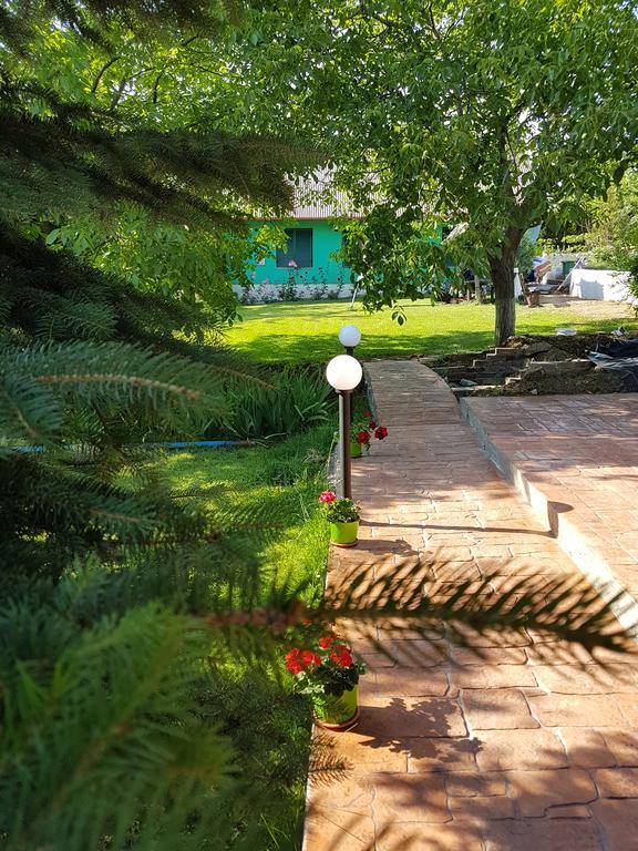 Camping Robinson Country Club Oradea Bagian luar foto