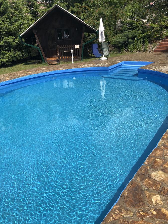 Camping Robinson Country Club Oradea Bagian luar foto