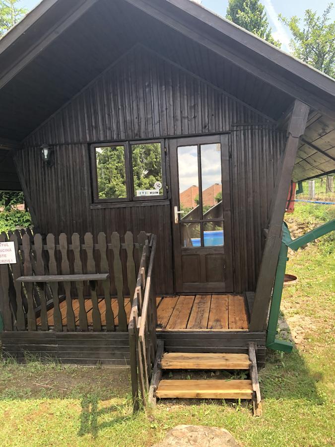 Camping Robinson Country Club Oradea Bagian luar foto